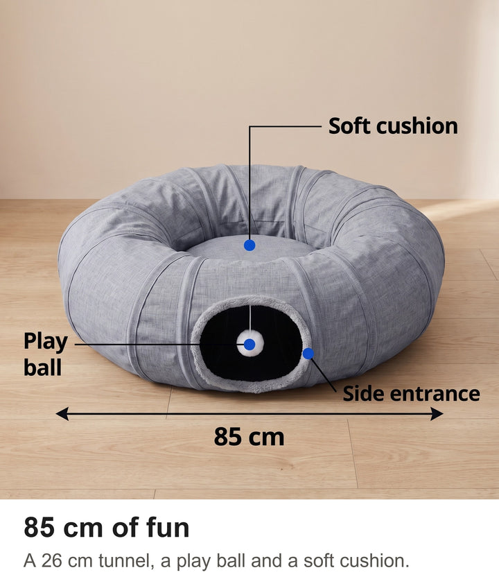 Cat tunnel bed labelled with 85 cm width, 26 cm tunnel, play ball and soft cushion
